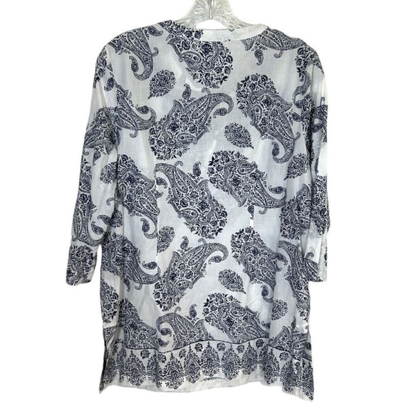 Liz Claiborne blue & white tunic. Size Medium. Excellent - like new - condition. - Picture 2 of 8